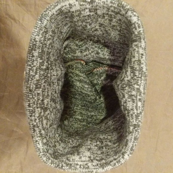 Star Wars Empire Strikes Back Beanie Hat. OSFM - Picture 3 of 3